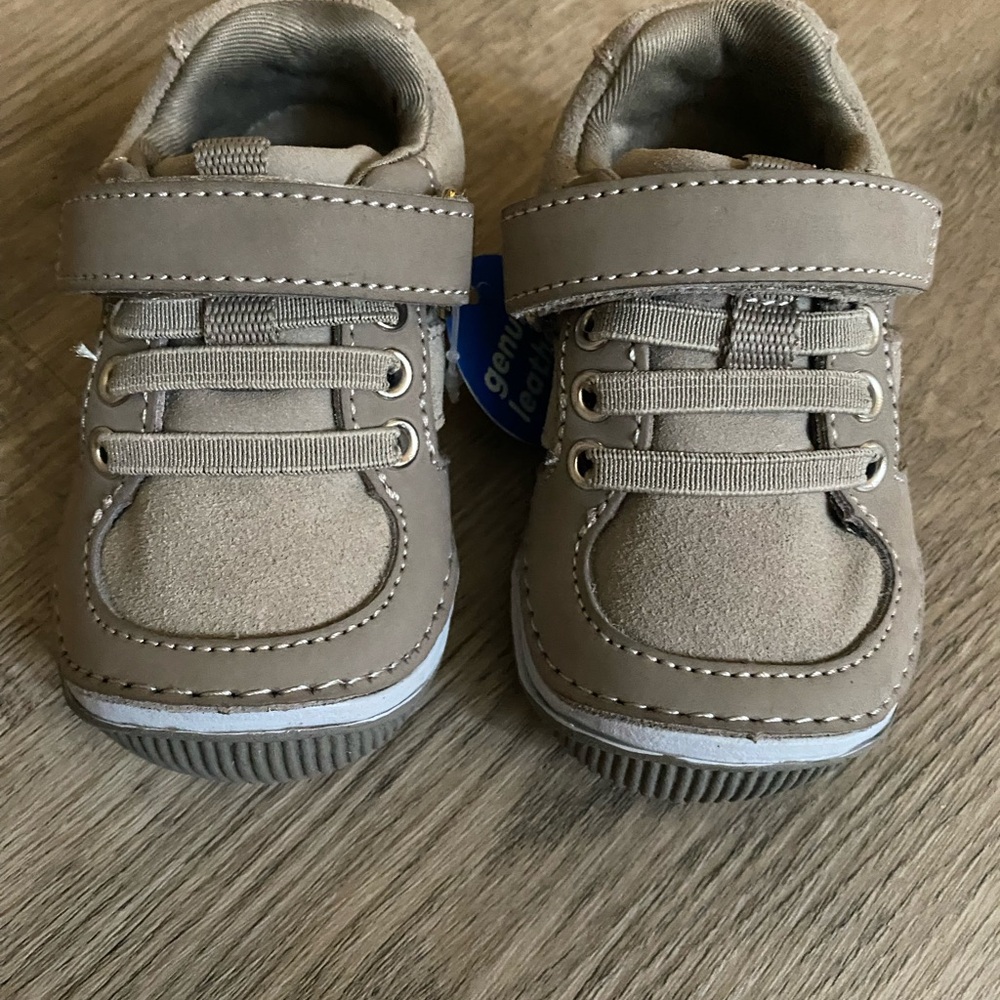 Stride Rite Gray/Taupe Leather Toddler Sneakers - Picture 3 of 5